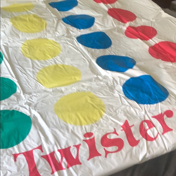 Twister - Picture 3 of 3